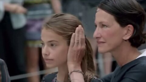 WATCH THE AUDIENCE CLOSELY ⚠️