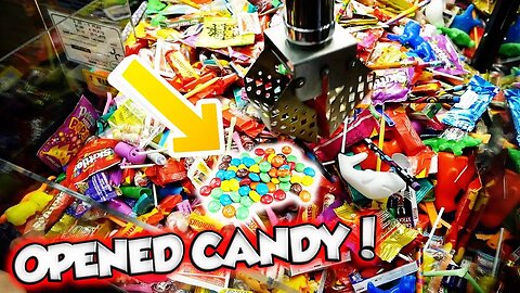 WON OPENED CANDY FROM THE CLAW MACHINE?!