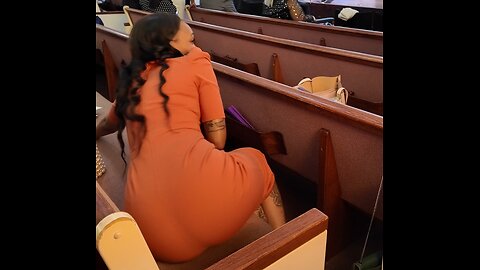 Can you take a picture of me? 🤳🏾⛪️♥️ #churchfun #churchpaparazzi