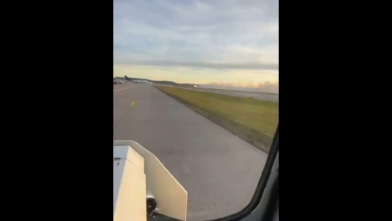 🚨🚨 Video shows moment UPS Flight 2976 crashes during takeoff