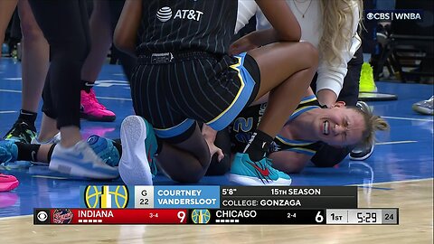 💔 KNEE INJURY, Courtney Vandersloot GOES DOWN! Indiana Fever vs Chicago Sky, WNBA women's basketball