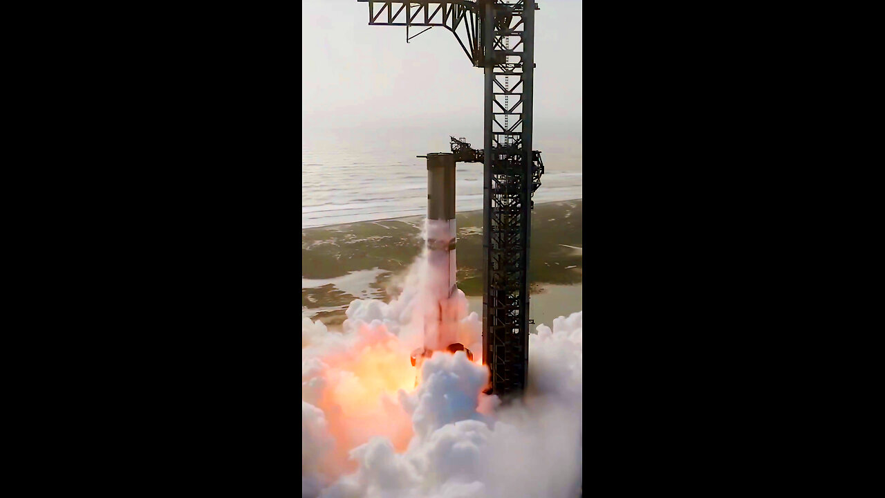 April 3, 2025: #SpaceX shows various videos on the #StaticFireTest on the #SuperHeavyBooster 14-2.