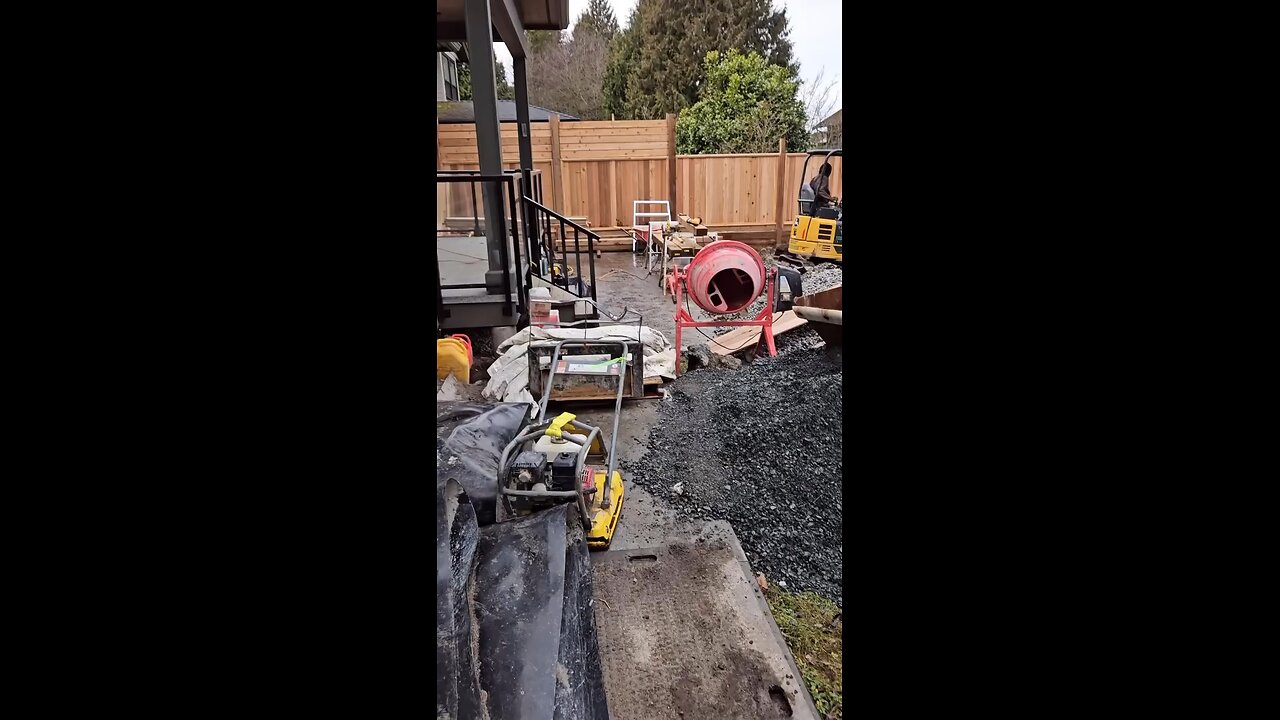 Project update! The new fence &retaining walls are up, and the framing for both decks is nearly done