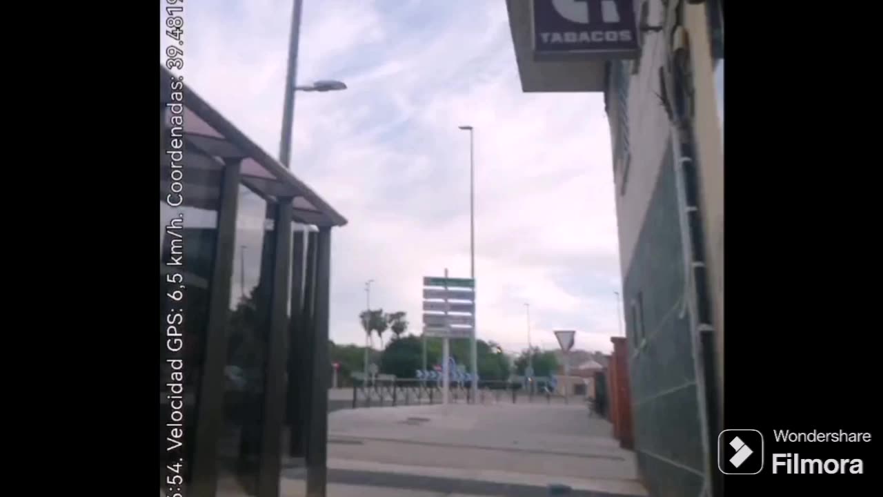 Urgente!!!,Unos niñatos insultan a una mujer y les tiro una botella