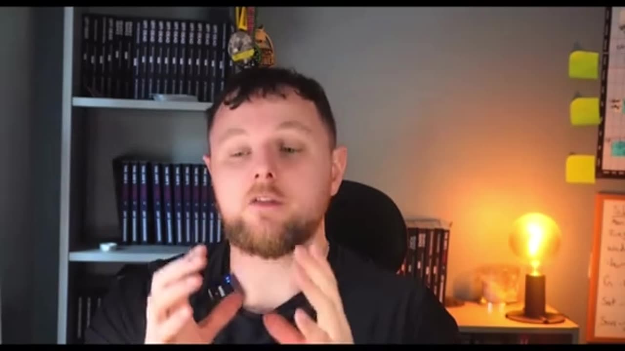 He was contacted by the police to stop helping people 😠