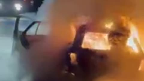 Shkodër/ Shkrumbohet nga flakët mjeti në aksin Pukë-Fushë Arrëz, shpëton mrekullisht shoferi