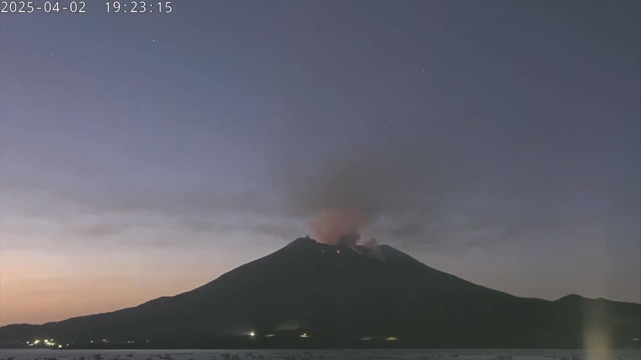 #Sakurajima in #Japan a few hours ago 💥