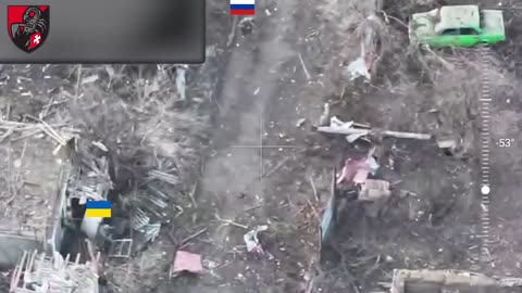 Ukrainian Soldier Holding Back 3 Russian Soldiers While Waiting for Drone Support