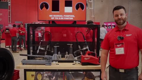 Presenting the revolutionary Milwaukee Tool M18 Hydraulic Pump, which has a power of 10,000 Psi!
