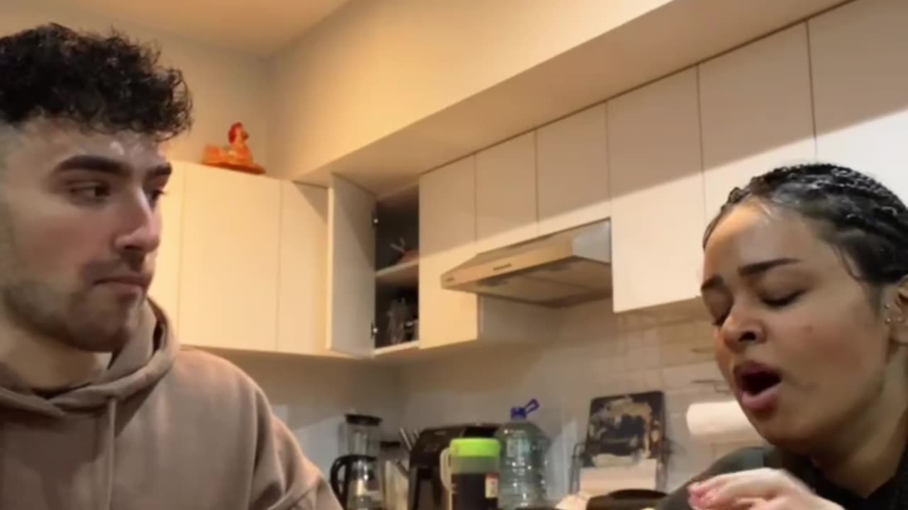 Girlfriend Retaliates After Interrupted Yawn