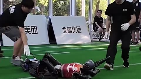 🤯 Glitches, Stumbles & Wipeouts at the World Robot Games