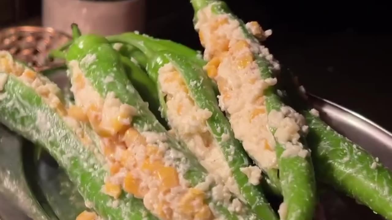 Cheesy Sivri Pepper Poppers