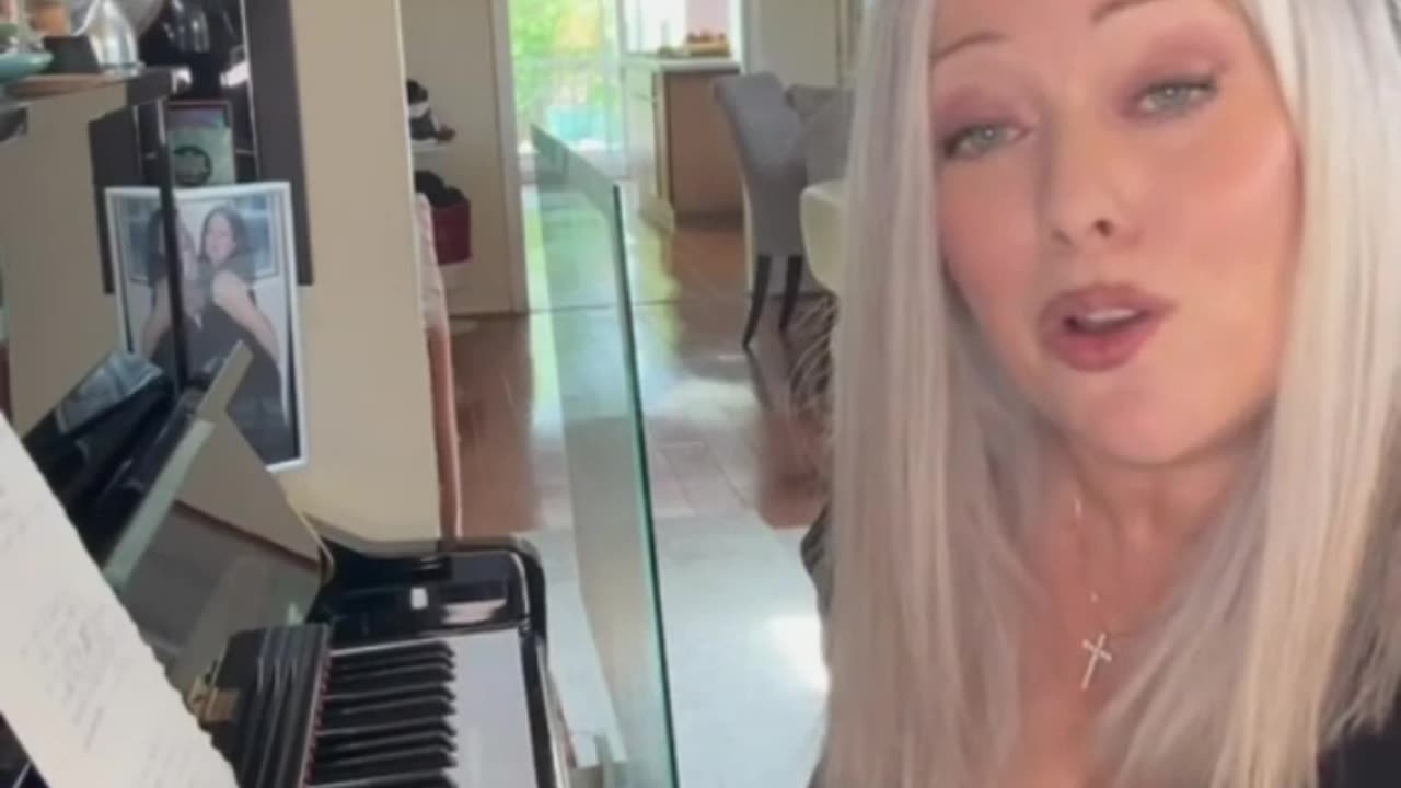 Making Sk8er Boi with Avril Lavigne and The Matrix