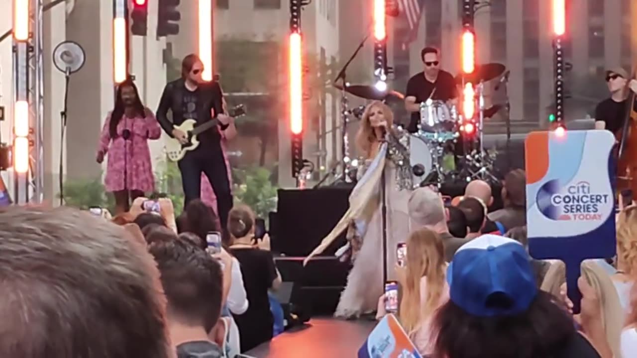 Jessica Simpson Performs Medley of Hit Songs on TODAY