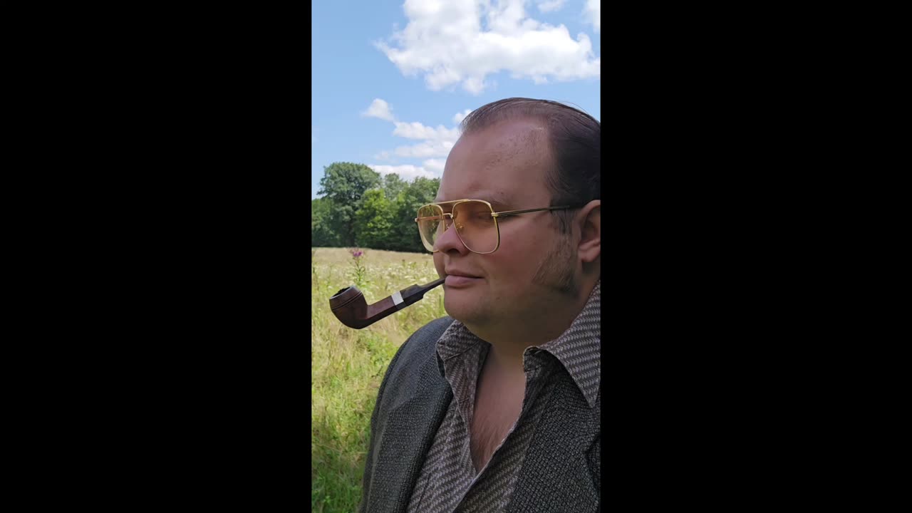 Continental king size briar pipe.