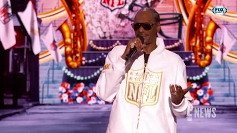 Shane Gillis Roasts Bill Belichick, Jordon Hudson Age-Gap at ESPYS E! News