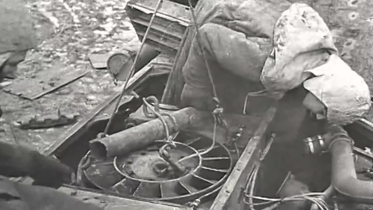 Panther Ausf. A field repair on the Eastern Front in 1944