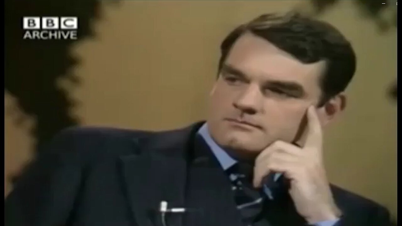 (June 9th 1977) WW2 historian David Irving on the David Frost Show about Adolf Hitler