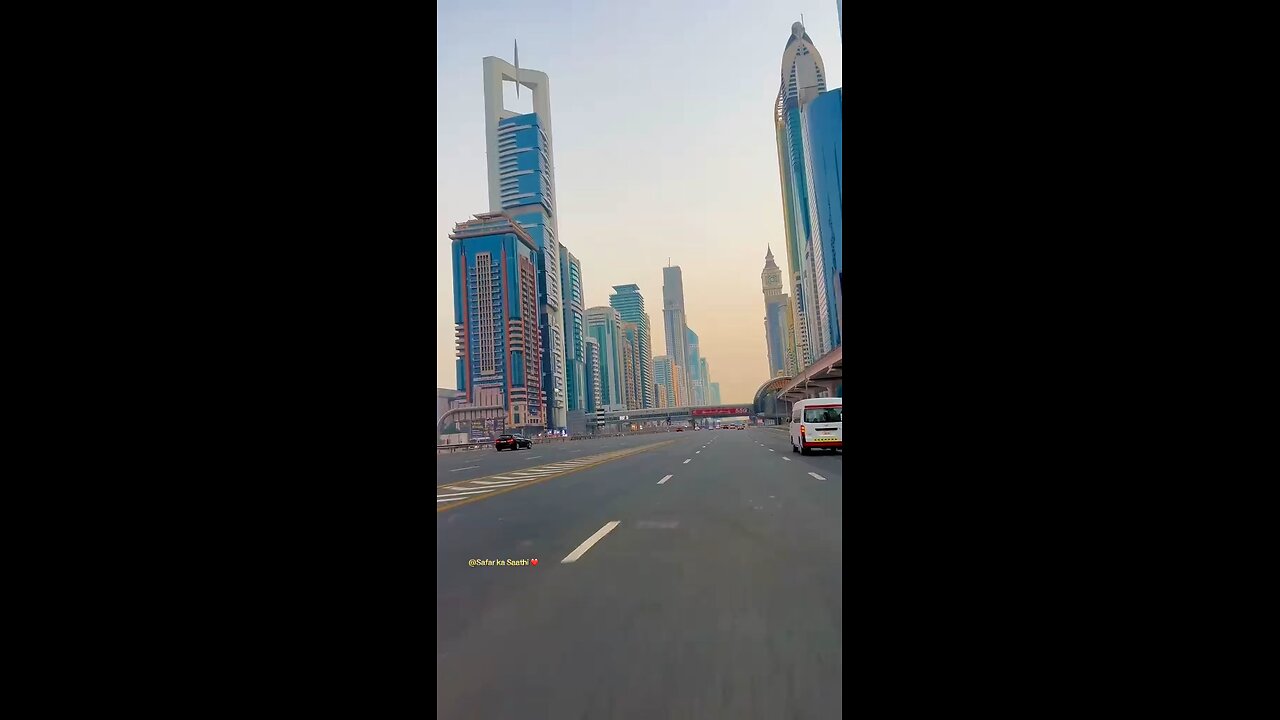 A Beautiful journey 🫠 #Life #journey #dubai_dxb_uae #shaikhzayedroad #dubaidrive #views #shorts
