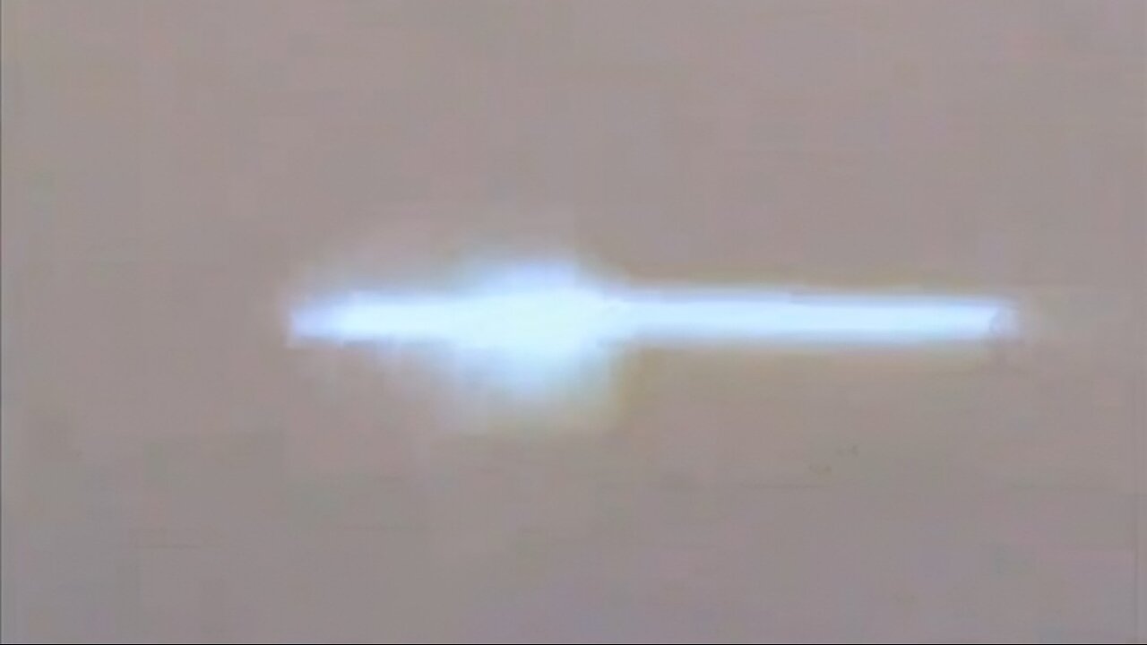 Multiple Witnesses Film Pulsating UFO Hovering Off Coast of Chile March 22, 2025
