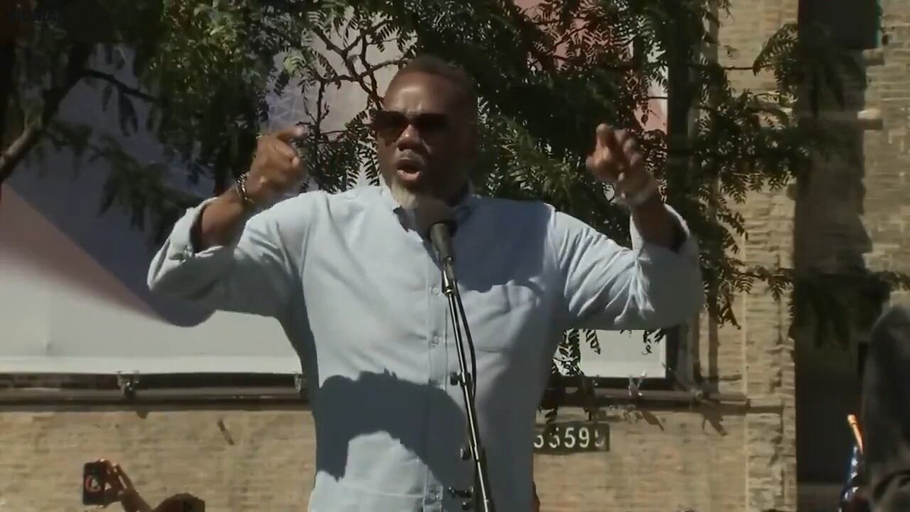 Mayor Brandon Johnson Threatens To Go To War Against Federal Officers If Trump Sends Them To Chicago