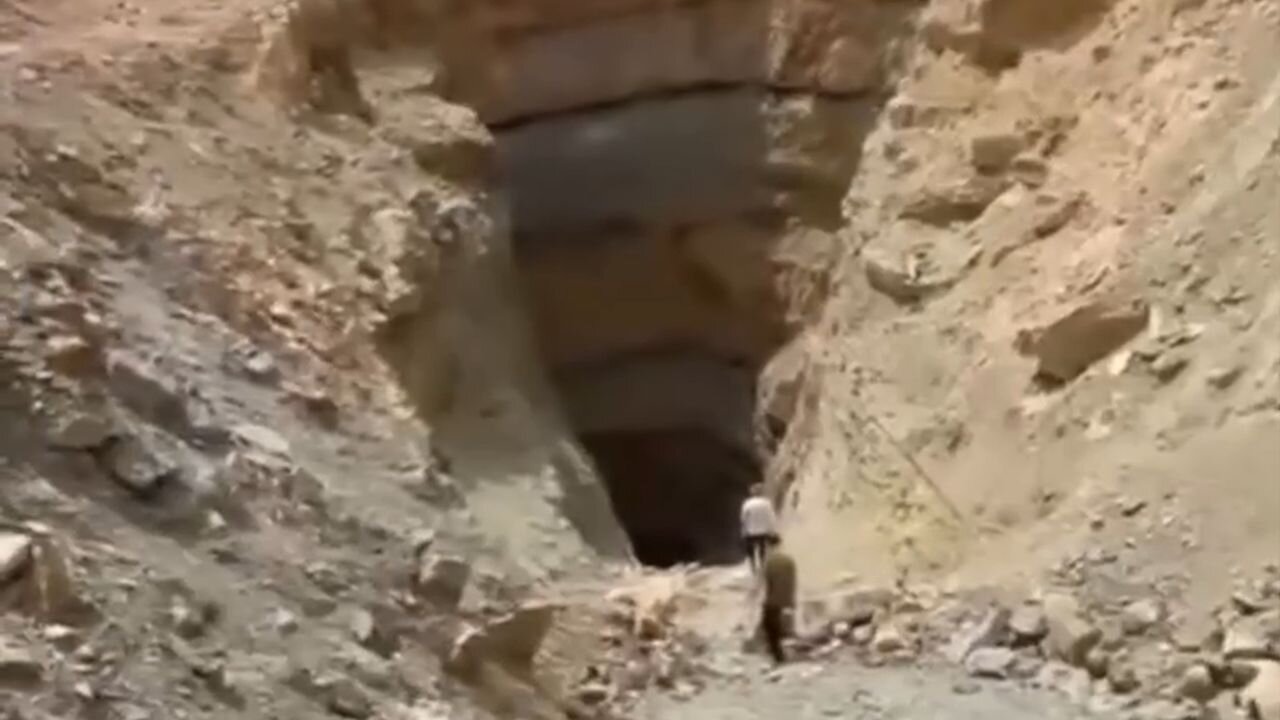 Mosad šíří na internetu záběry z vykopané studny v Maroku jako díru po americké bombě ve Fordow!