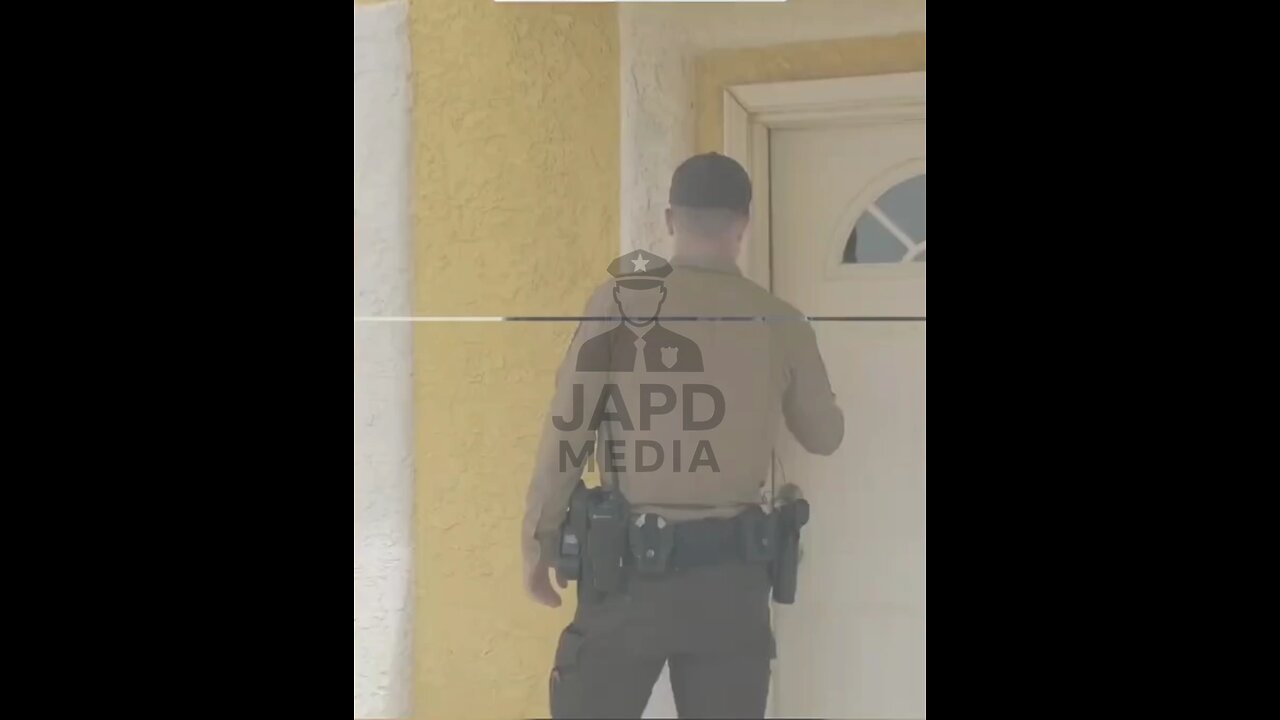 Woman Calls Cops Over Fears of Being Watched Through Smoke Detector and Air Vent #japd