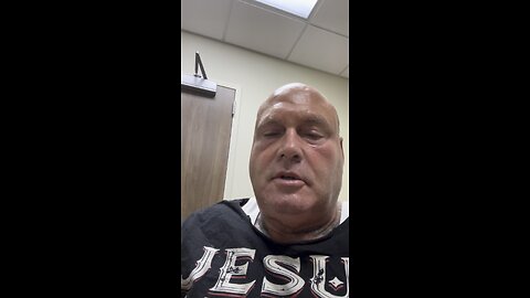 At the knee replacement doctor