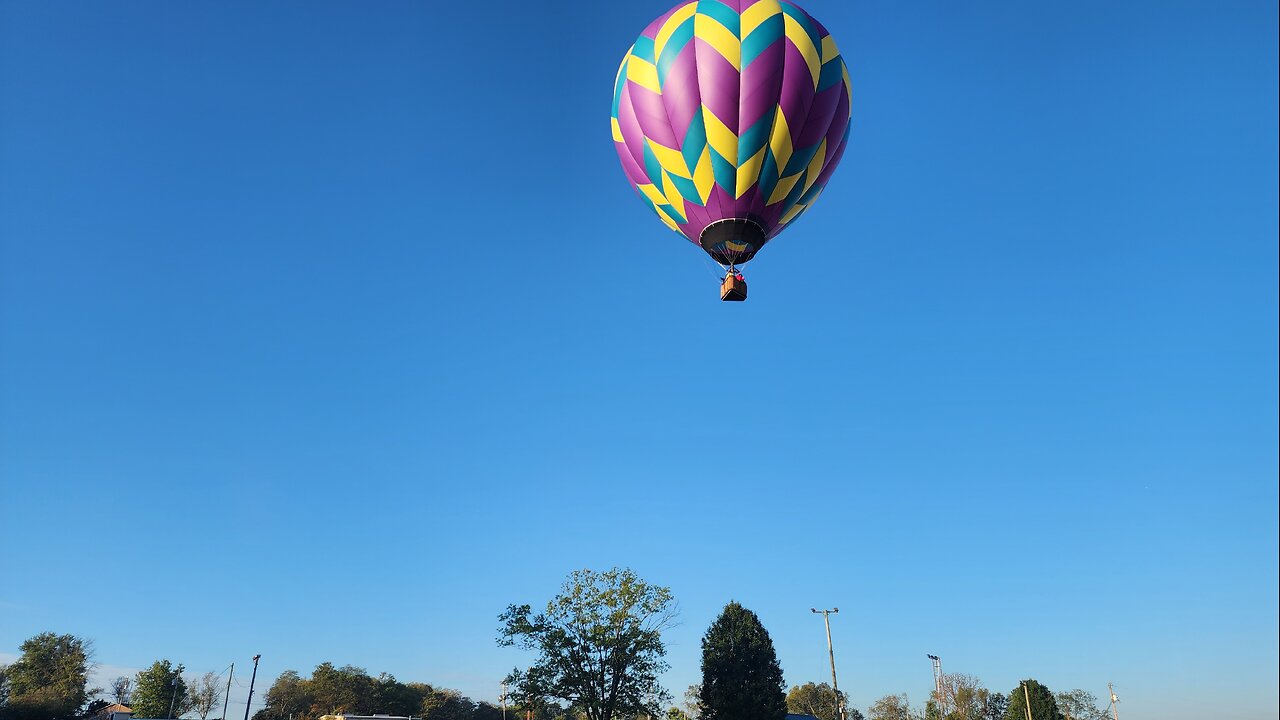 30th Anniversary flight, light and variable landing