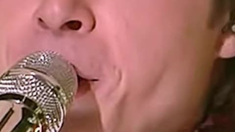 John Foster Pays Tribute to Elvis with Emotional Texas Club Performance
