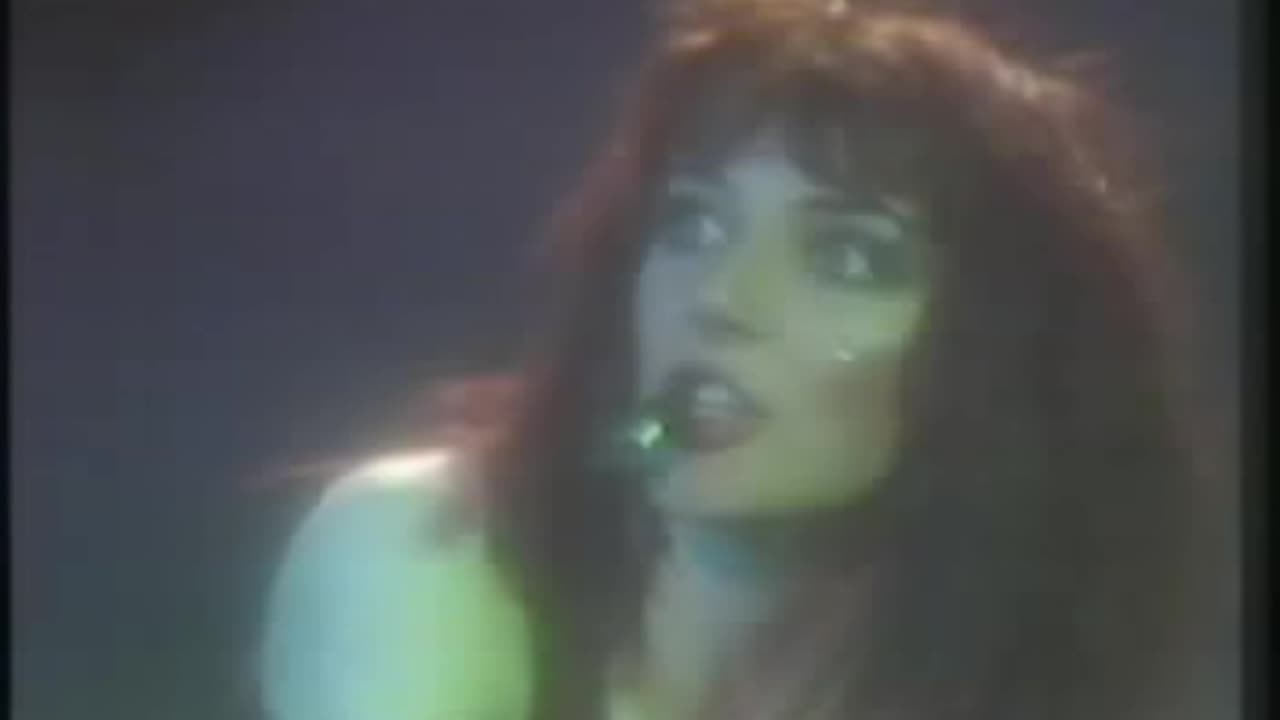 Kate Bush - Wuthering Heights = Live