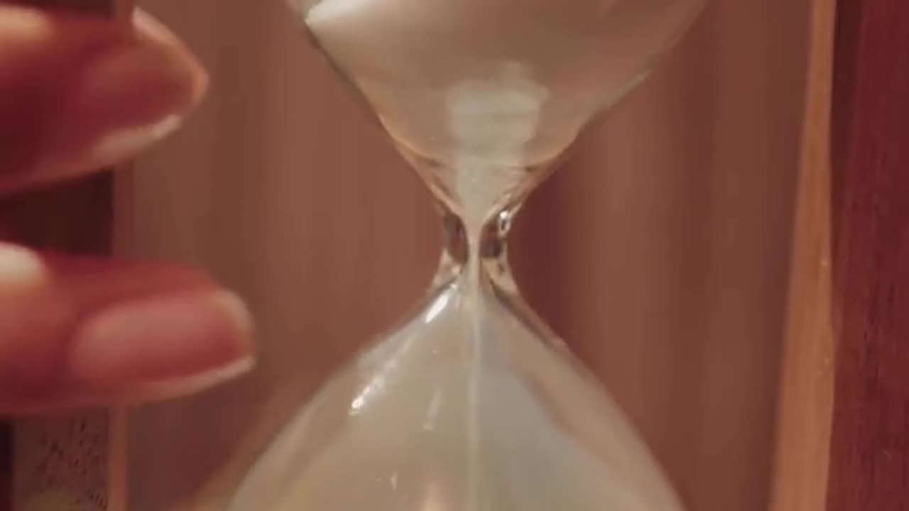 Hypnotic Hourglass in 60 Seconds!
