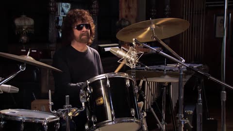 Jeff Lynne can "do it all"