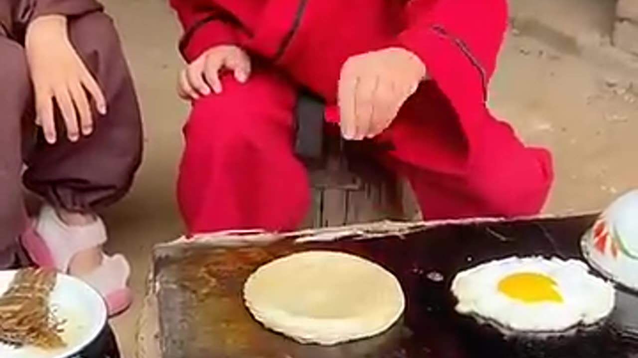 Chinese Burger Egg Pan Chili Sauce