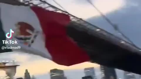 Mexican Navy ship crashes into Brooklyn Bridge