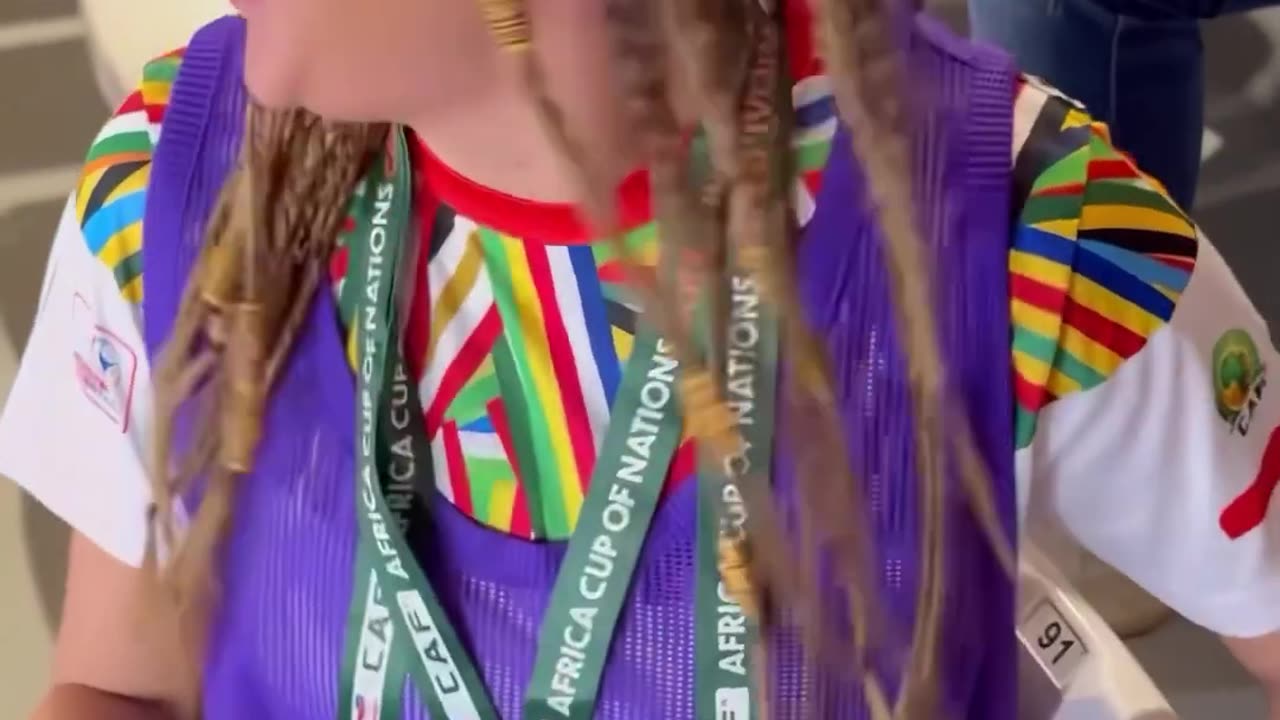 The Touch That Brings a Blind Fan to Life on the Field