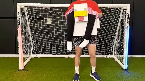 Don't Kick The Cake Football!#challenge #shortvideo #gaming #viralshorts ##⚽#funny #gaming #shorts