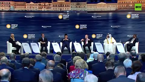 Vladimir Putin proclama: Russi e ucraini sono un solo popolo...
