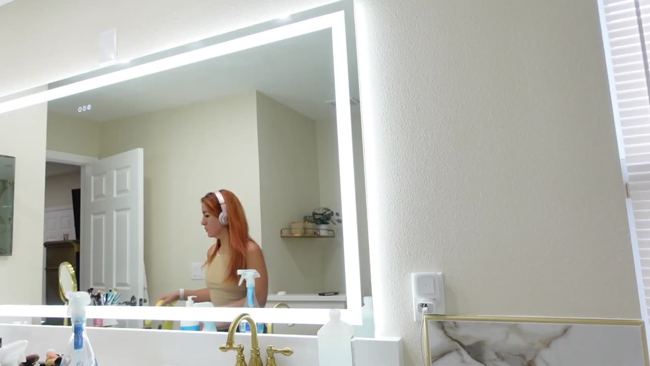 CLEAN WITH ME | AM MORNING ROUTINE | At Home Workout | Limpia y Entrena Conmigo