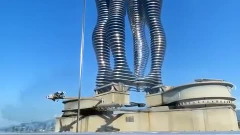 Incredible sculpture "Ali and Nino"