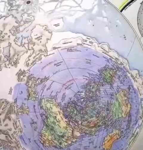 🇮🇹 La luna è fatta di plasma ed è una vecchia mappa della Terra, prima dell'ultimo cataclisma!