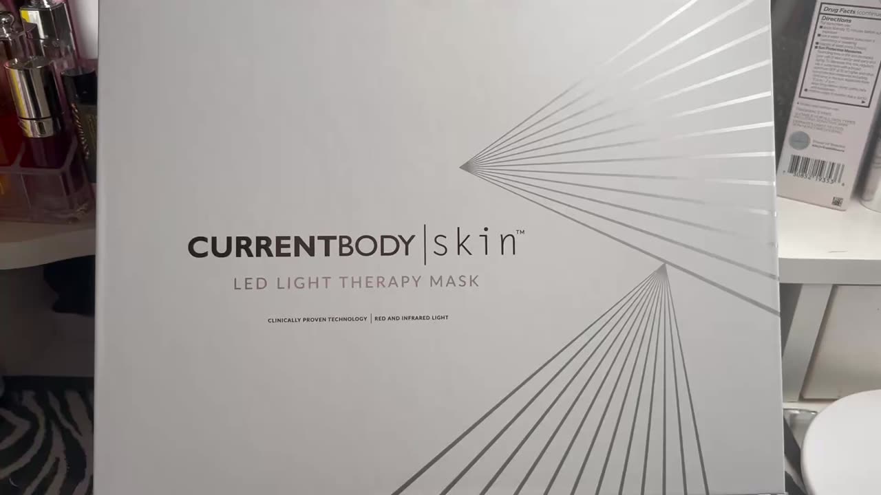 CurrentBody LED Light Therapy Mask Unboxing