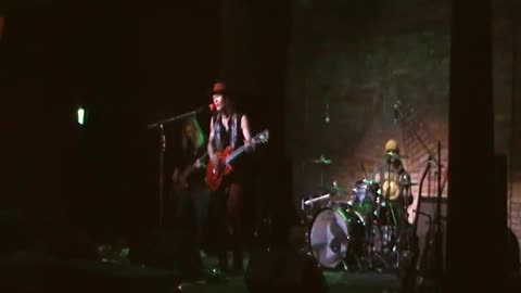 Flare and the Shithouse Rats