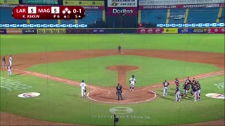 Ángel Reyes escolta del líder de jonrones