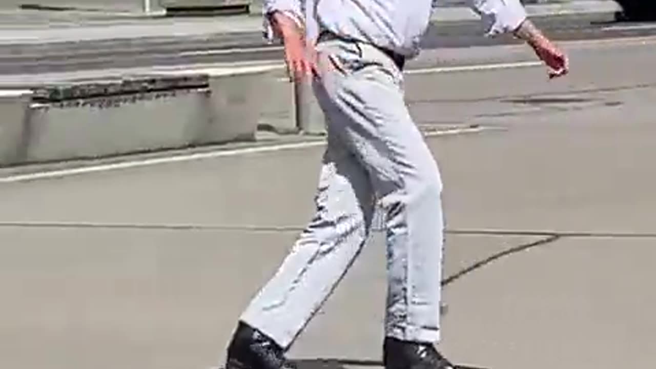 Which grandson or granddaughter does this gentleman belong to?