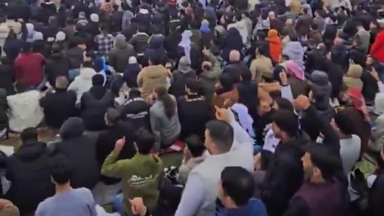 Die Deutschen werden immer mehr gespalten - Währenddessen in Leipzig, Der Elefant im Raum!