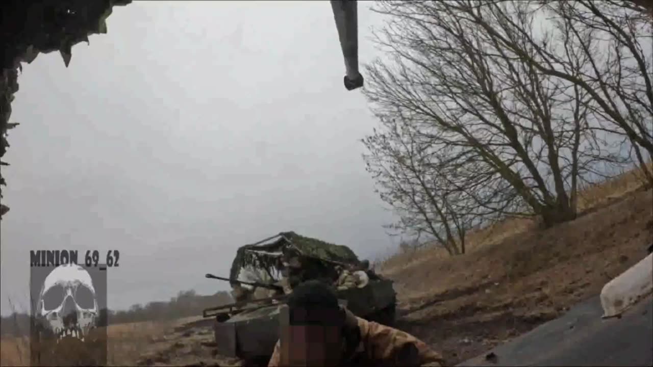 Mud and Ukrainian Artillery Force Russian Column to Turn Around