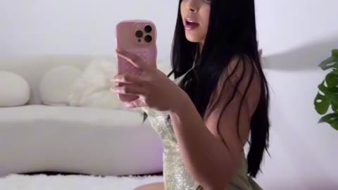 🍑 Sexy Mirror Selfie 💯🔥