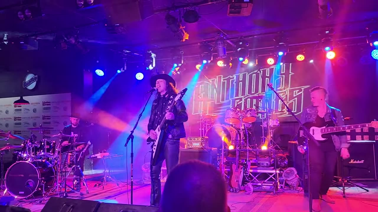 Anthony gomes ( live)