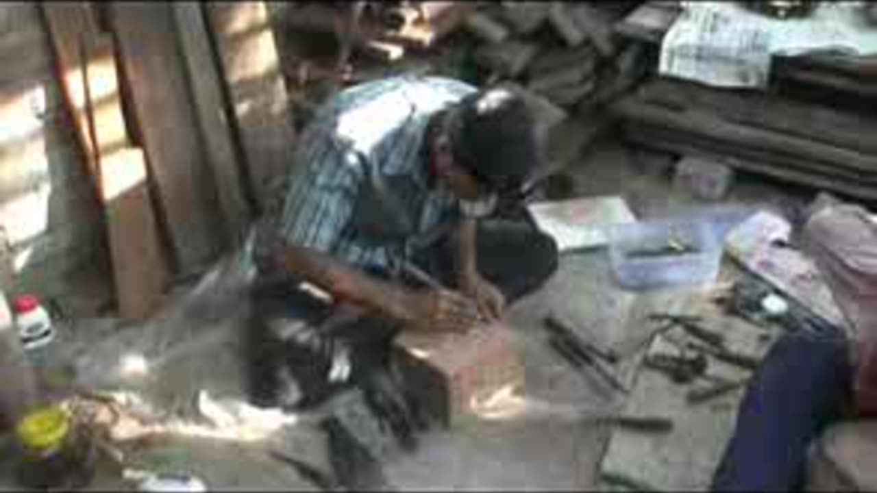 Kolkatta Uluberia Sitar Makers.
